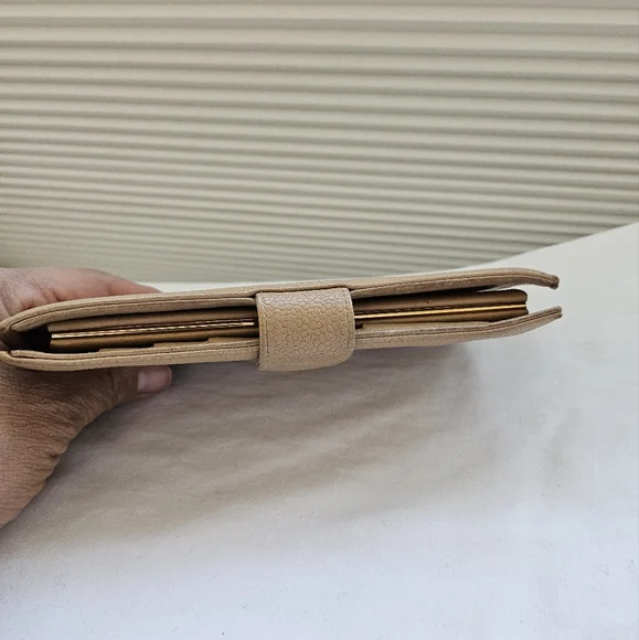 VGUC Chanel Caviar Leather Kisslock Beige Wallet Vintage - Picture 4 of 17